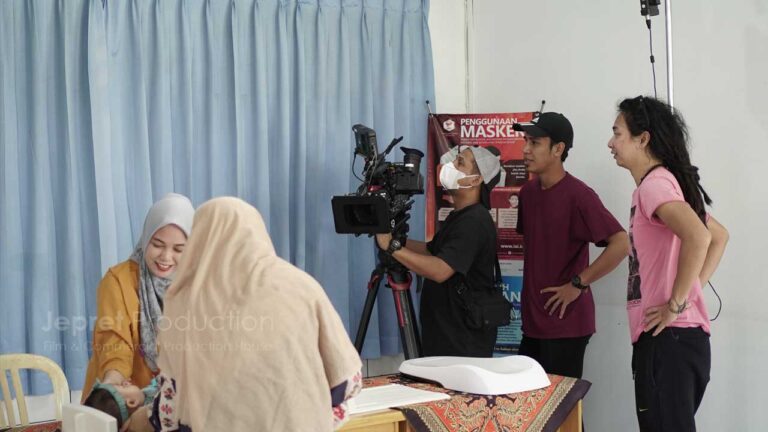 Behind-the-scene-pembuatan-video-company-profile-PT-Kideco-Jaya-Agung-15