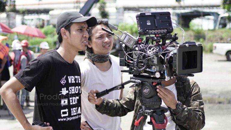 Behind-the-scene-pembuatan-video-company-profile-PT-Kideco-Jaya-Agung-23