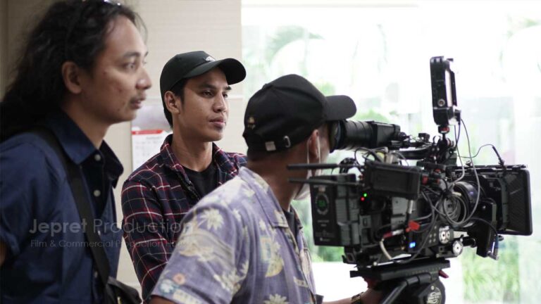 Behind-the-scene-pembuatan-video-company-profile-PT-Kideco-Jaya-Agung-28